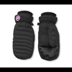 BNWT Canada goose ladies mittens black medium